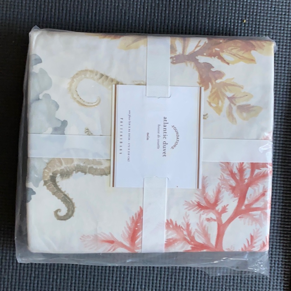 Pottery Barn Atlantic duvet Twin size.plus matching eurosham